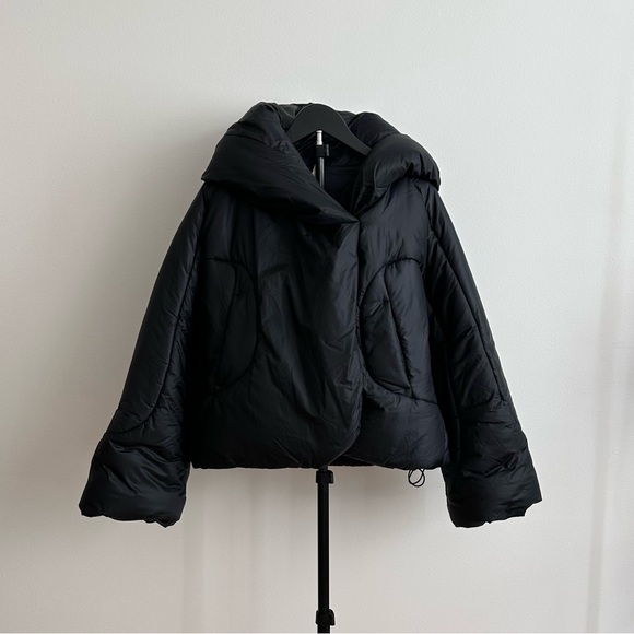 lululemon athletica Jackets & Blazers - Lululemon Hooded Insulated Wrap Puffer Jacket Black Size 4